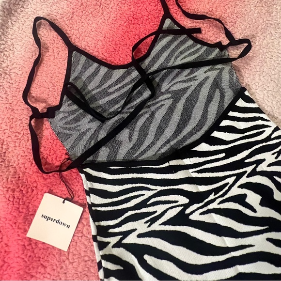 Superdown x Revolve zebra bodycon skintight dress sleeveless - Picture 3 of 9